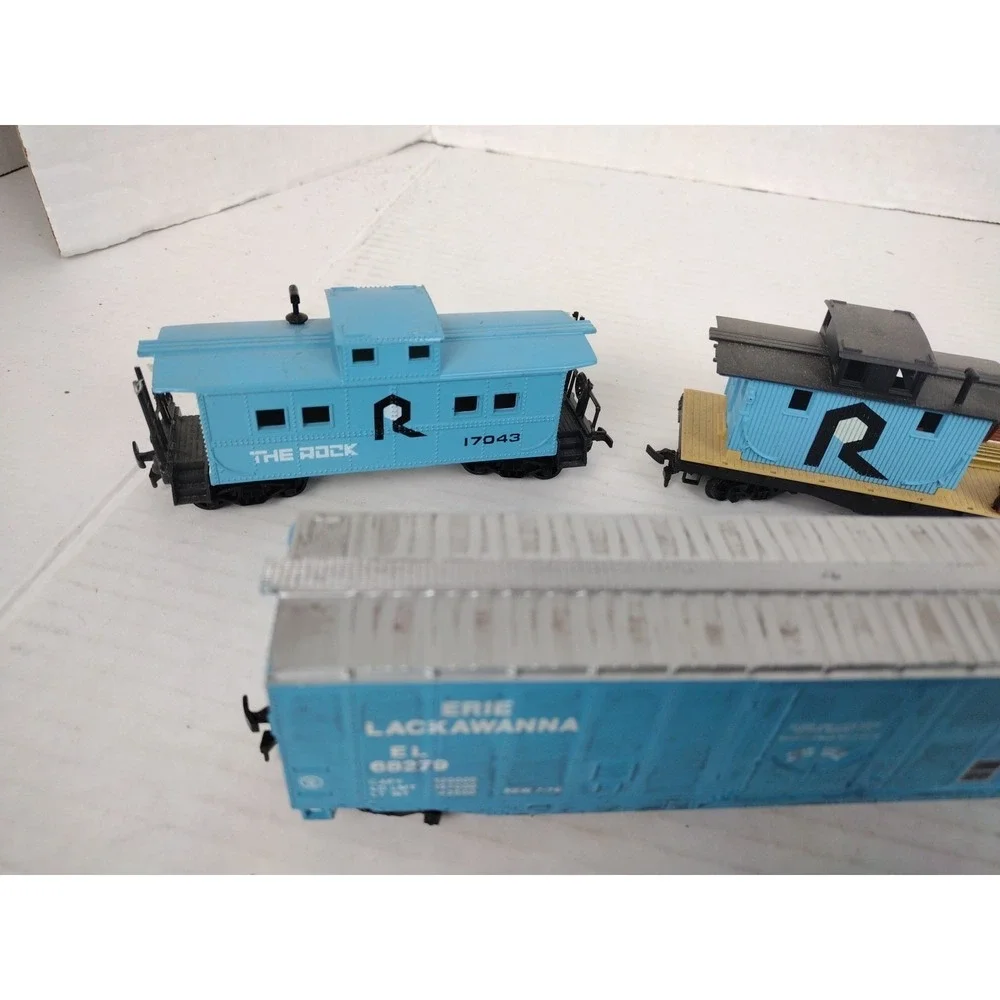 Vintage Life-Like Trains HO Scale The Rock 3105 And Santa Fe Lot